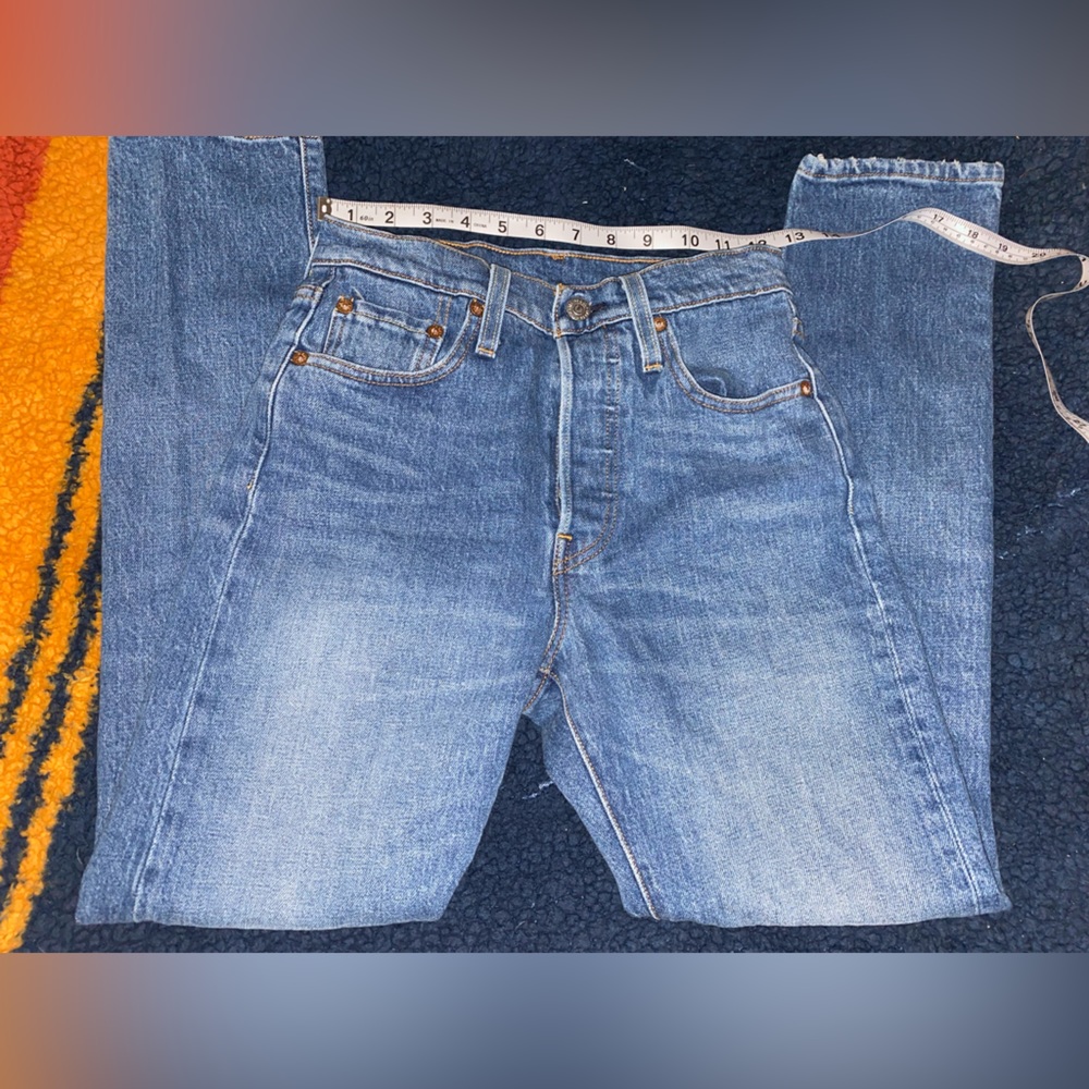 Levi’s 501-S women’s premium jeans in size 25x28.